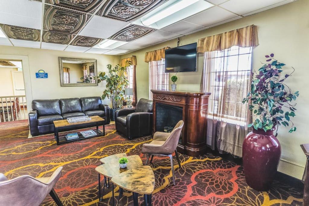Days Inn By Wyndham Montrose Εξωτερικό φωτογραφία