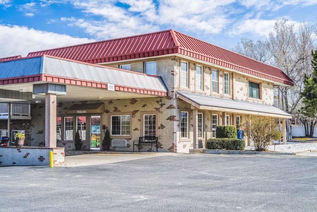 Days Inn By Wyndham Montrose Εξωτερικό φωτογραφία