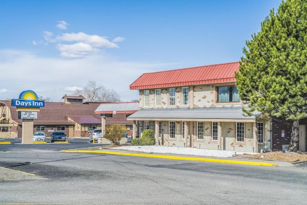 Days Inn By Wyndham Montrose Εξωτερικό φωτογραφία