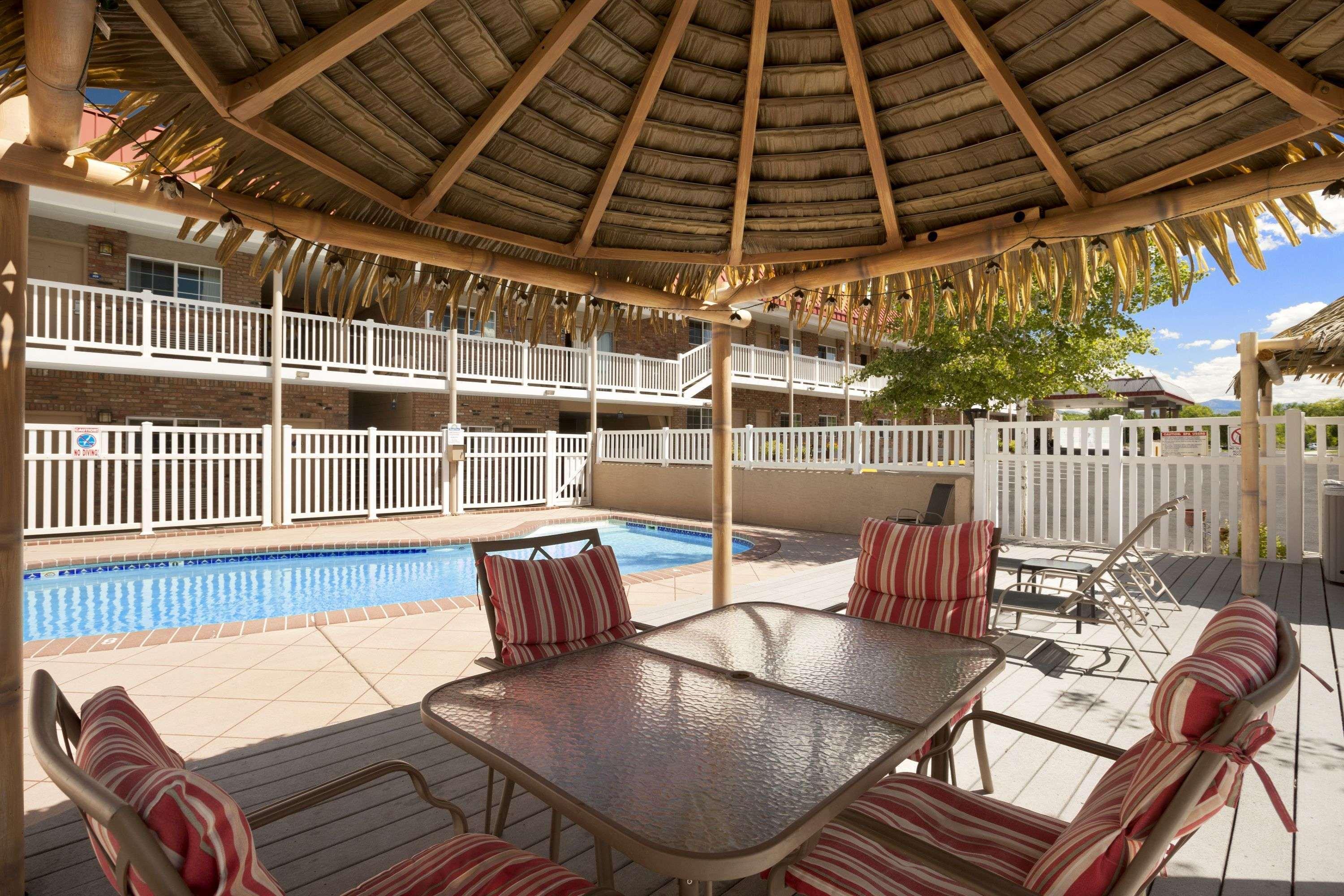Days Inn By Wyndham Montrose Εξωτερικό φωτογραφία